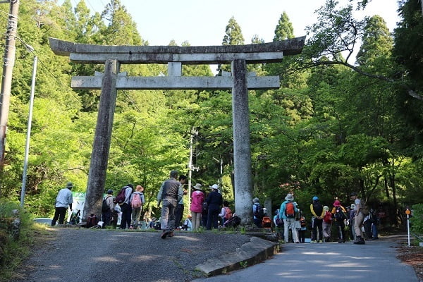 春の笠形山登山