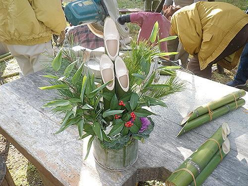 県立国見の森公園プログラム 葉ボタンを使って門松づくり