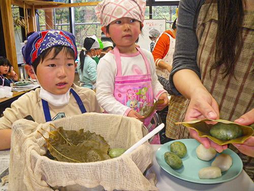 【中止】県立国見の森公園プログラム 昔懐かし 柏餅作り