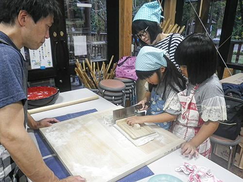 【中止】県立国見の森公園プログラム 森のそば打ち体験