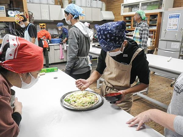 県立国見の森公園プログラム 森の窯焼きピザづくり