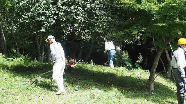 森育の日　絆の広場草刈り