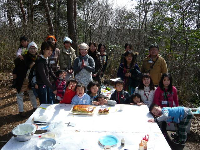 「ド・デ・カ・バーガー」を石窯で焼く