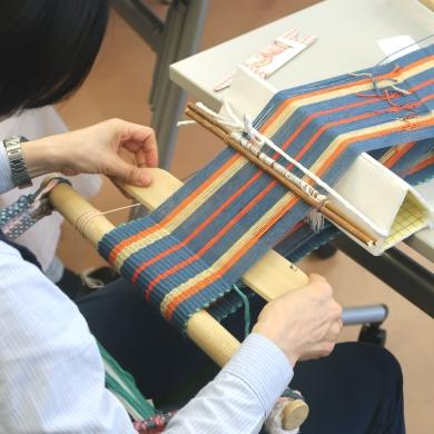 【古代体験講座】体験！弥生時代のはた織り～テーブルセンターをつくろう！～