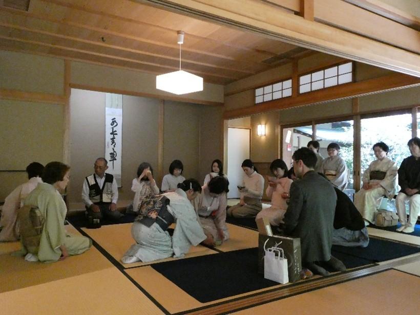 春のお茶会　新緑の成蹊閣で・・・