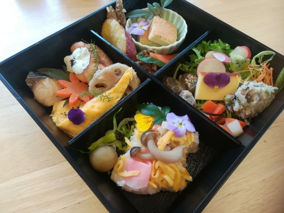 花見弁当1.jpgのサムネイル画像