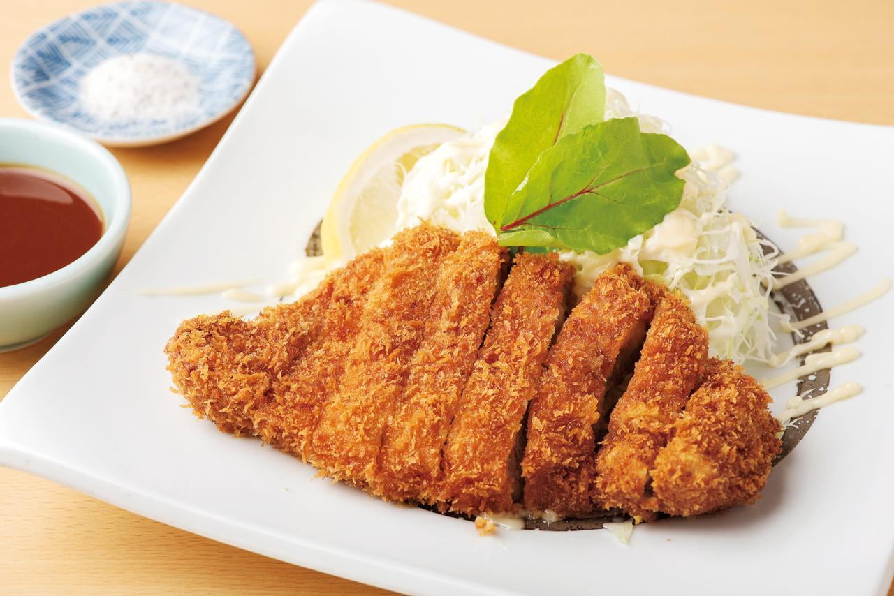 リニューアルした老舗とんかつ屋 お持ち帰り用のバウムクーヘンも登場!|大八万楼
