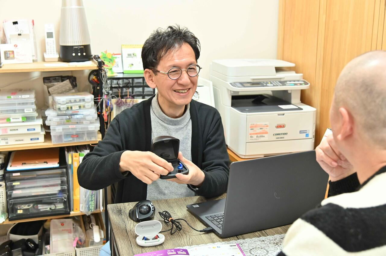 【加東】経験と専門知識豊かなスタッフが ぴったりの補聴器選びをサポート|補聴器センターめいりょう やしろBio店