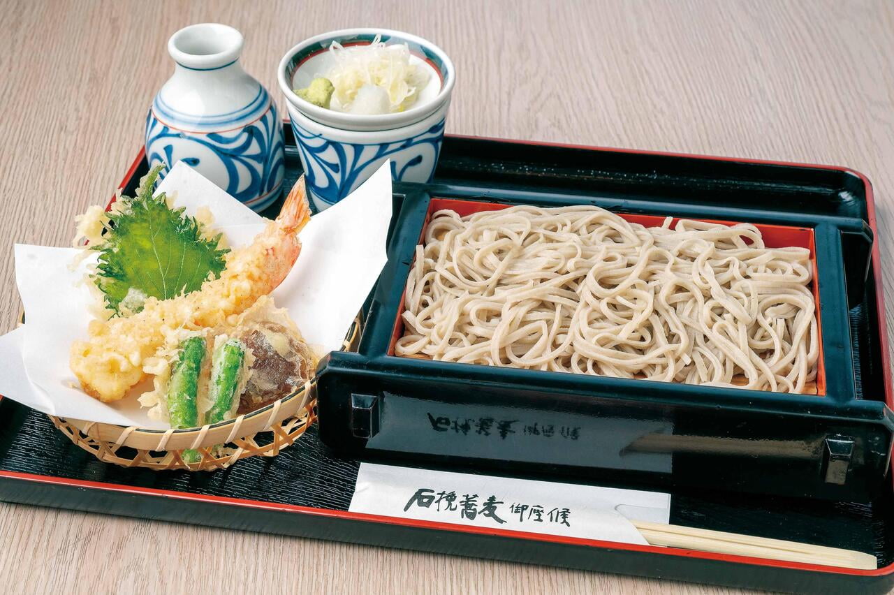 【姫路】天ぷらの美味しさは随一 姫路で長い歴史を誇る老舗そば店｜石挽蕎麦 御座候