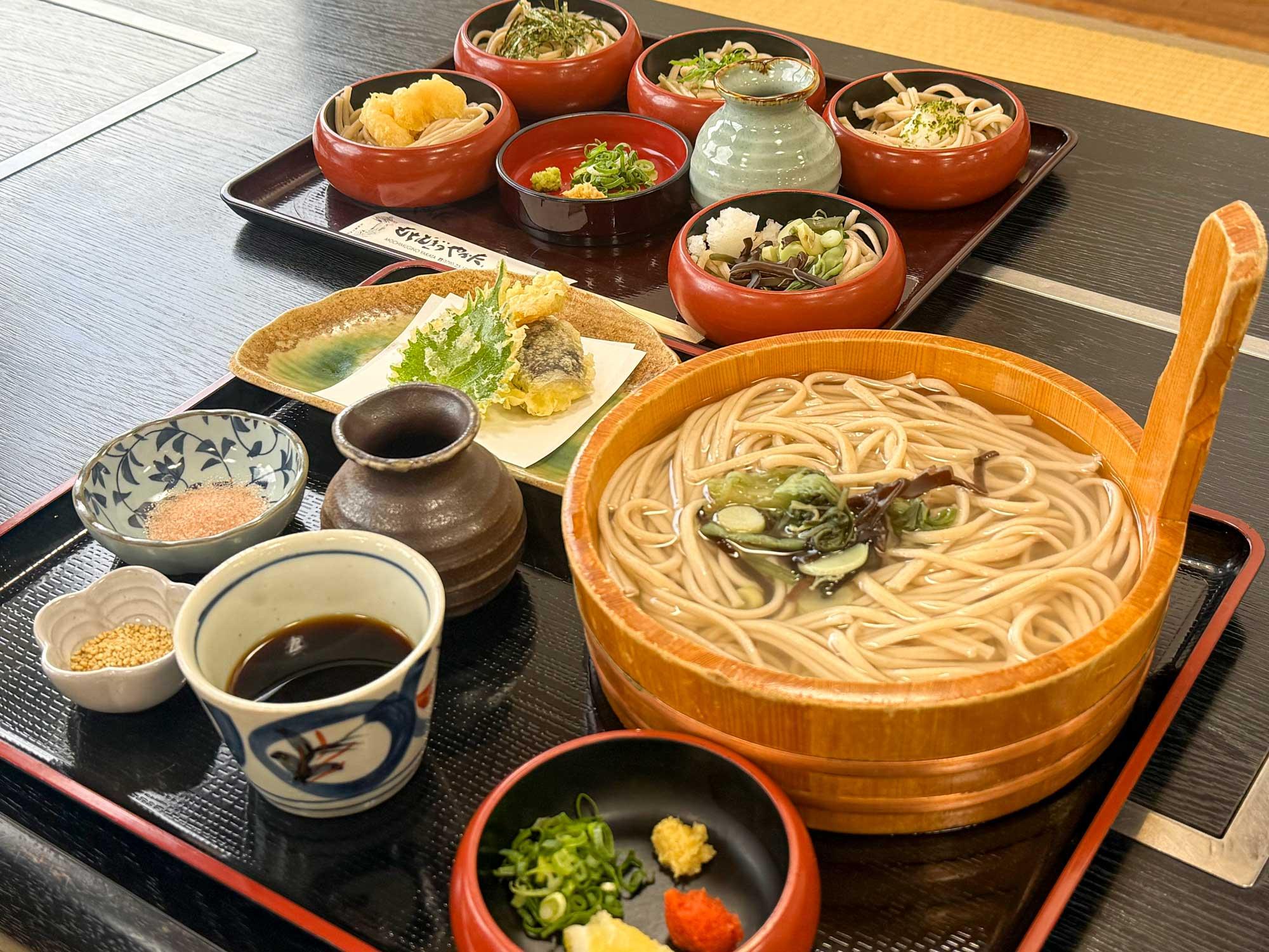 【福崎】お食事やお買い物だけでなく、もちむぎ麺の製造工程を見ることも｜もちむぎのやかた