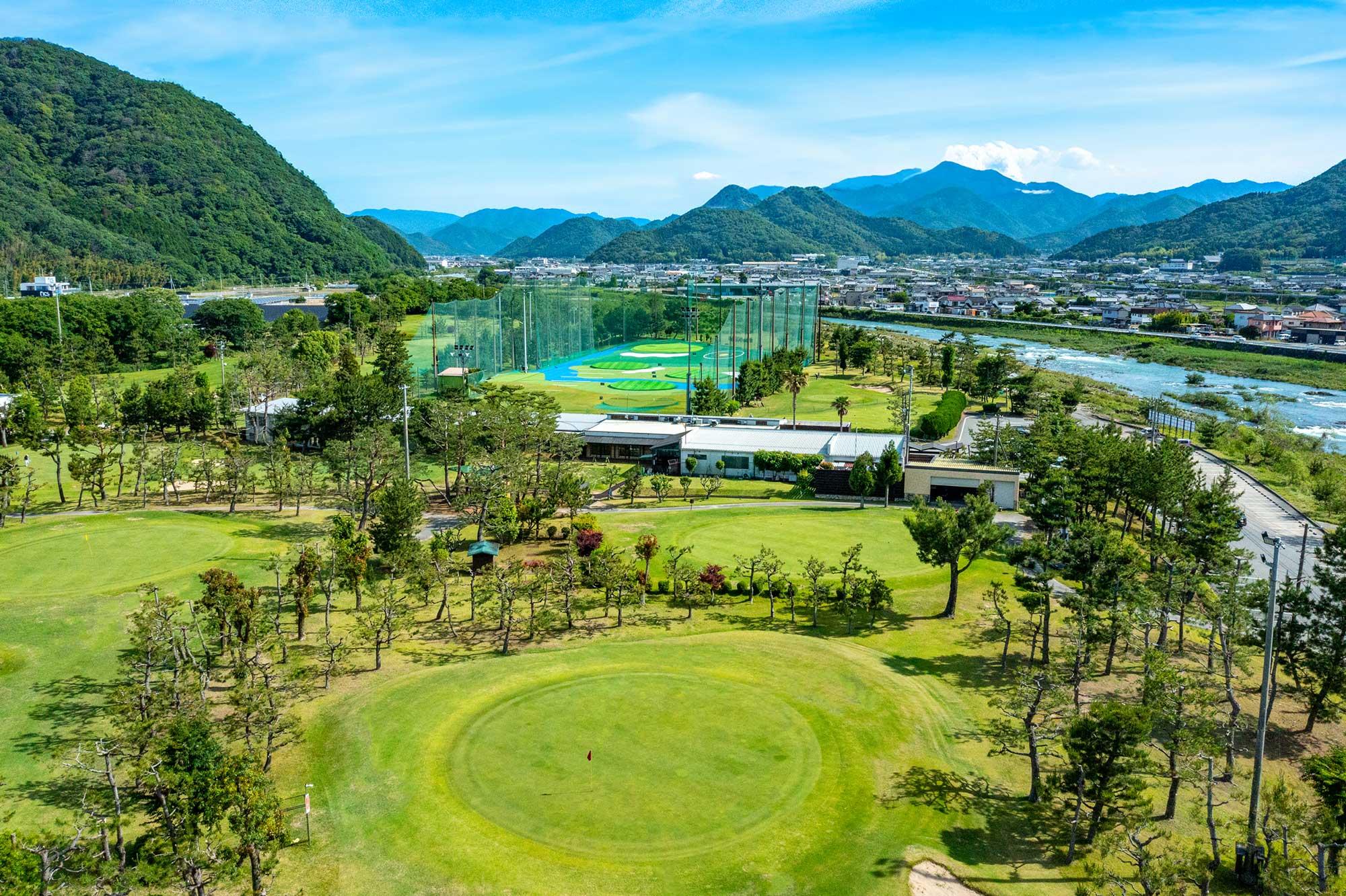【市川】美しい自然に囲まれたリゾート感あふれるゴルフ場で爽快ランチ!|市川ゴルフ