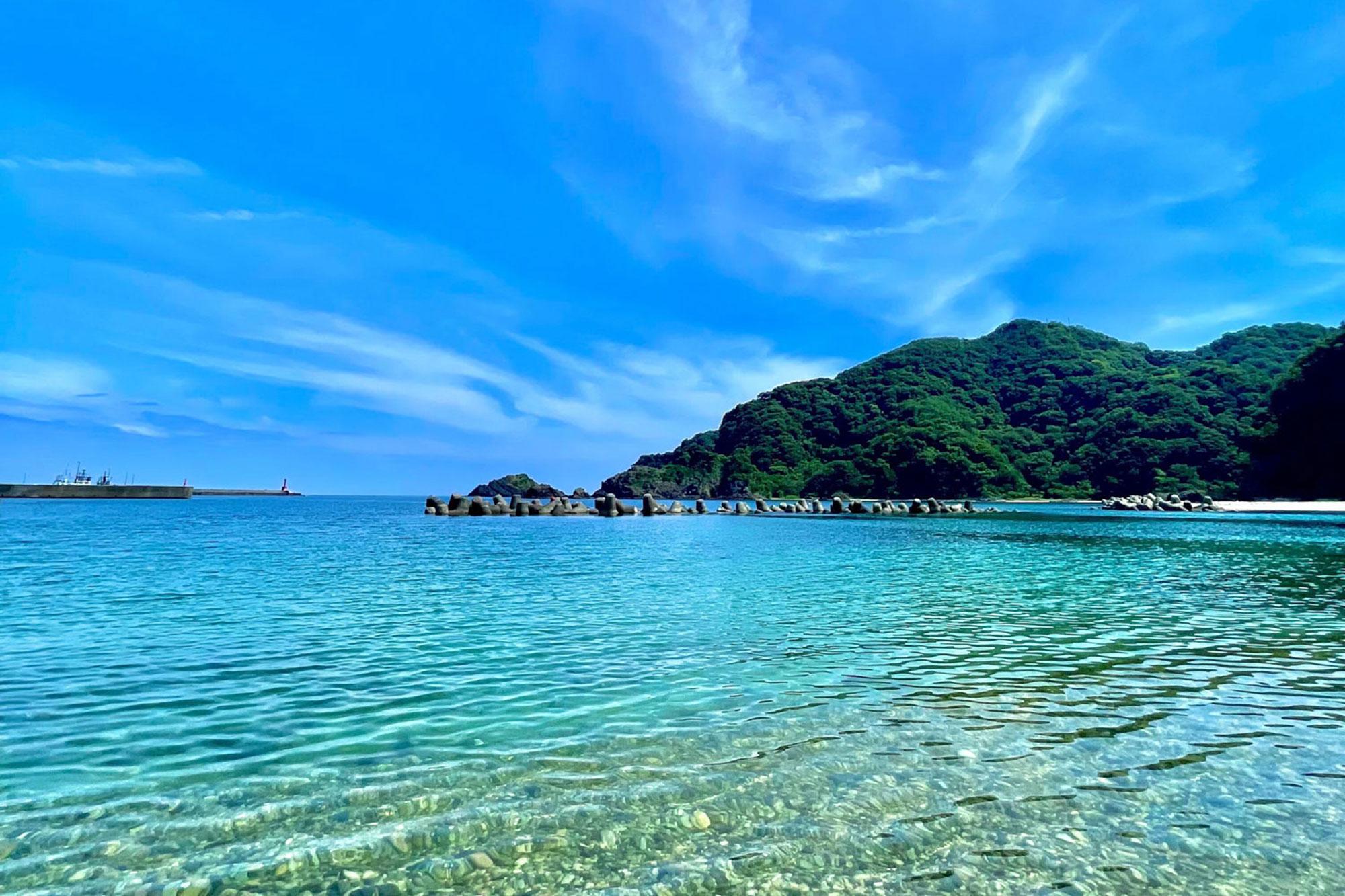 【兵庫・湯村温泉】日本海で海水浴や旬の「白イカ」も! 知る人ぞ知る川沿いの和モダンな温泉宿|山陰湯村温泉 湧泉の宿 ゆあむ
