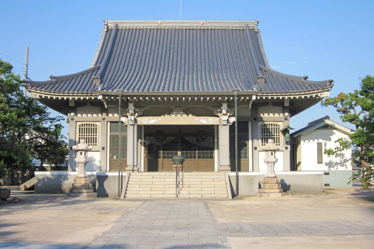 薬仙寺の本堂.jpg