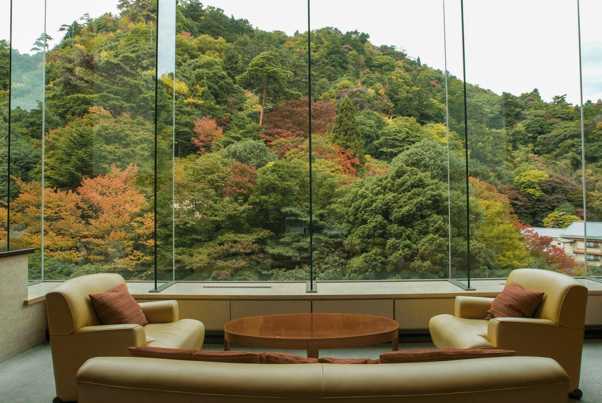 加工済_差し替え_鴻朧館ロビー.jpg