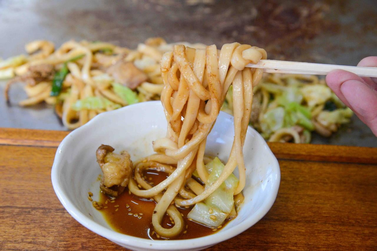 一力のホルモン焼きうどんの写真.jpg