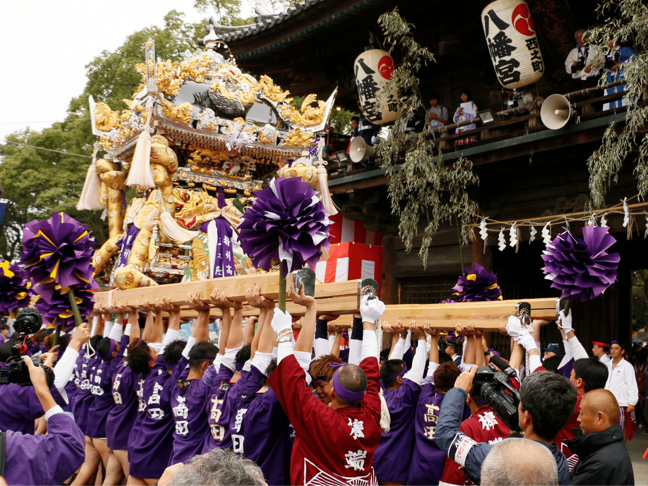 魚吹八幡神社のちょうちん祭りの写真