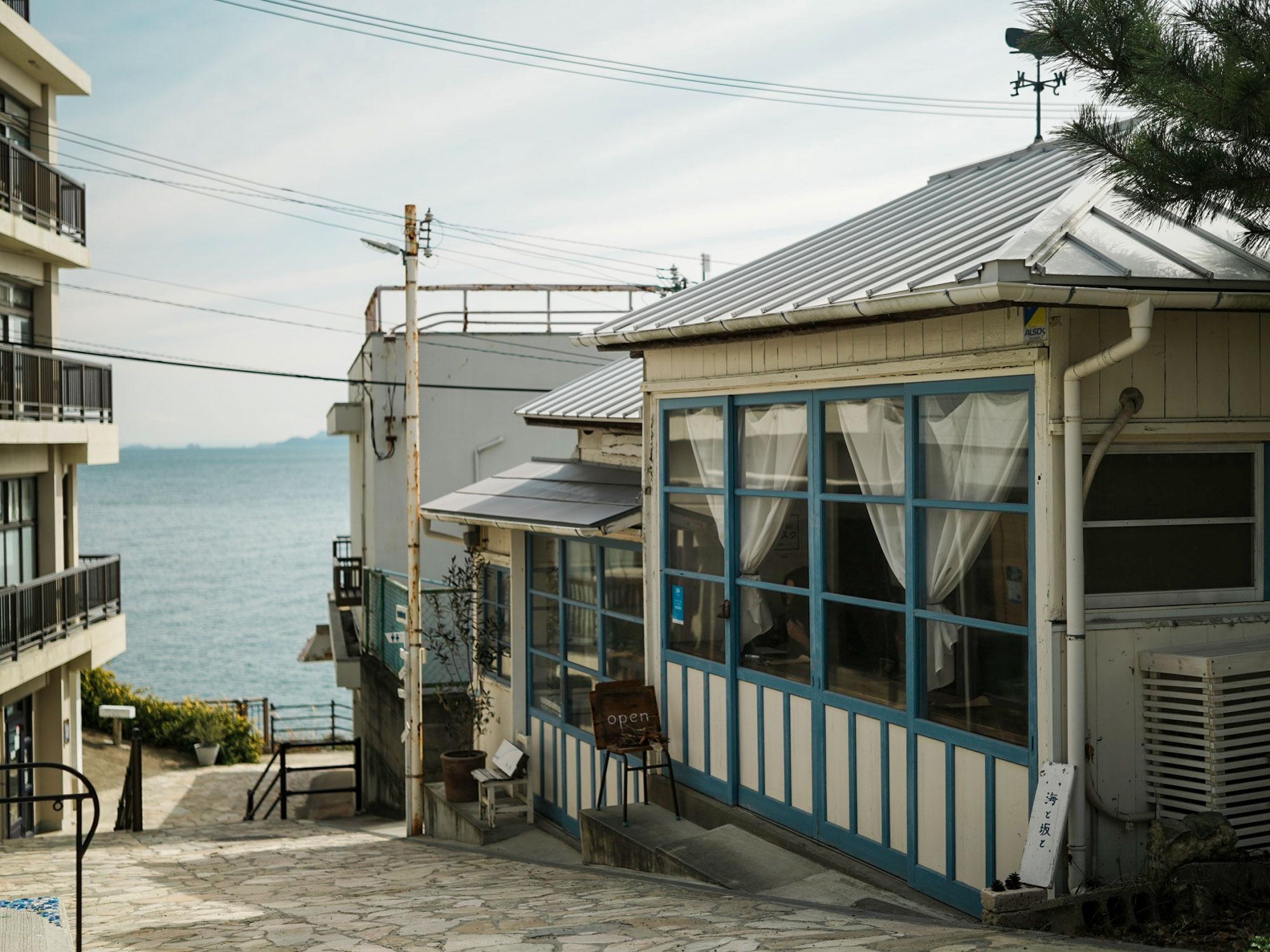 加工済_2502_苺一笑_カフェ_海と坂と_写真02.jpg