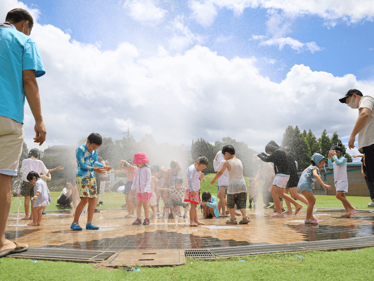 小野市にあるひまわりの丘公園の噴水.png