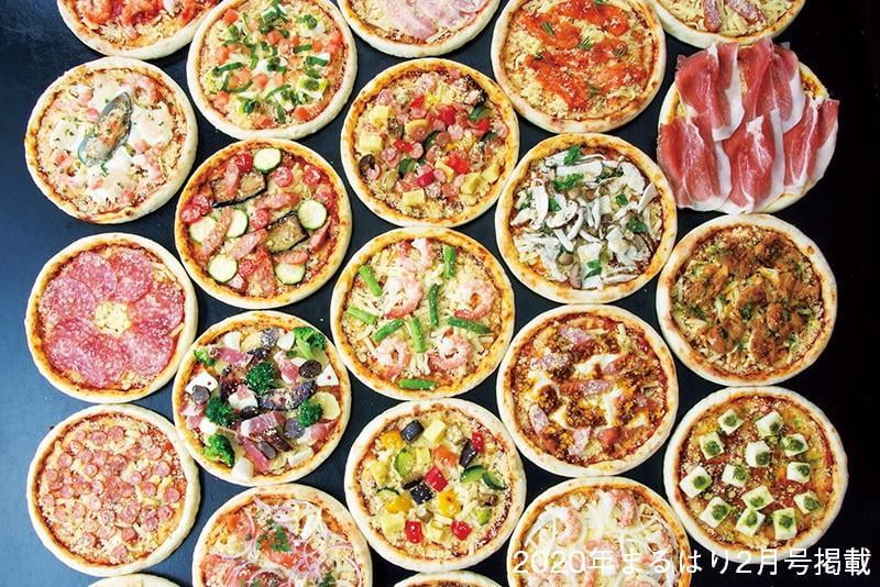 様々な種類のピザが並んでいる写真.jpg