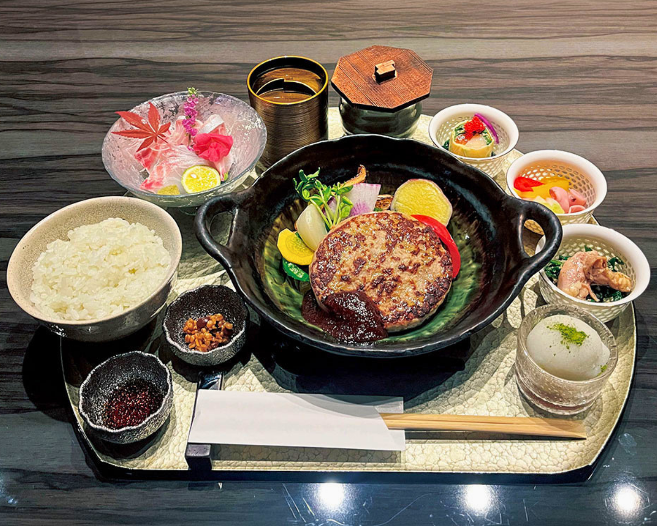百花御膳(ハンバーグ).png