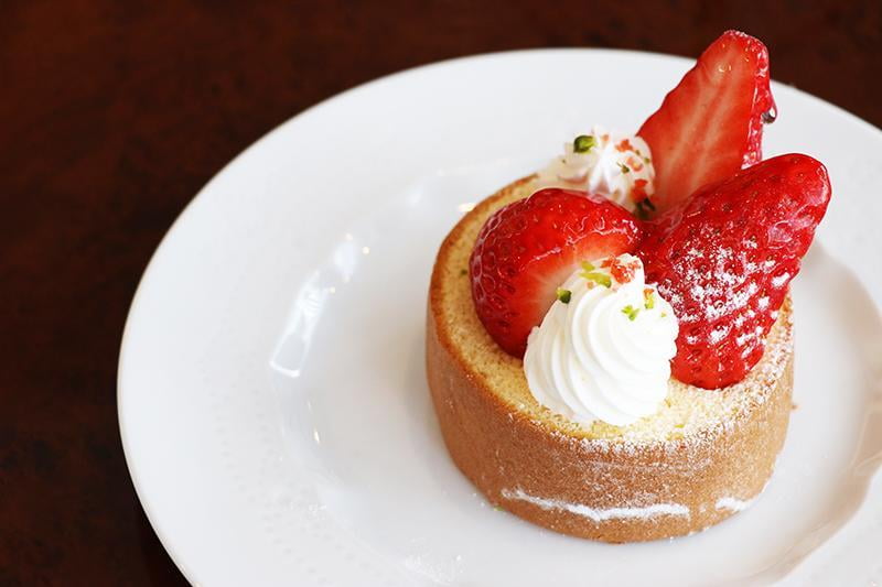 赤穂Patisserie Noeのいちごロールケーキ