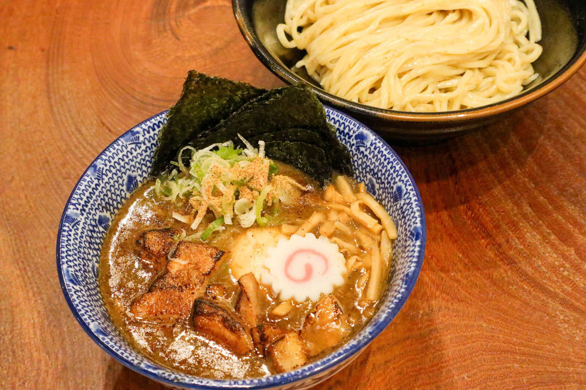 加工済_2501_01_自家製麺_つけ麺-冨_写真01.jpg