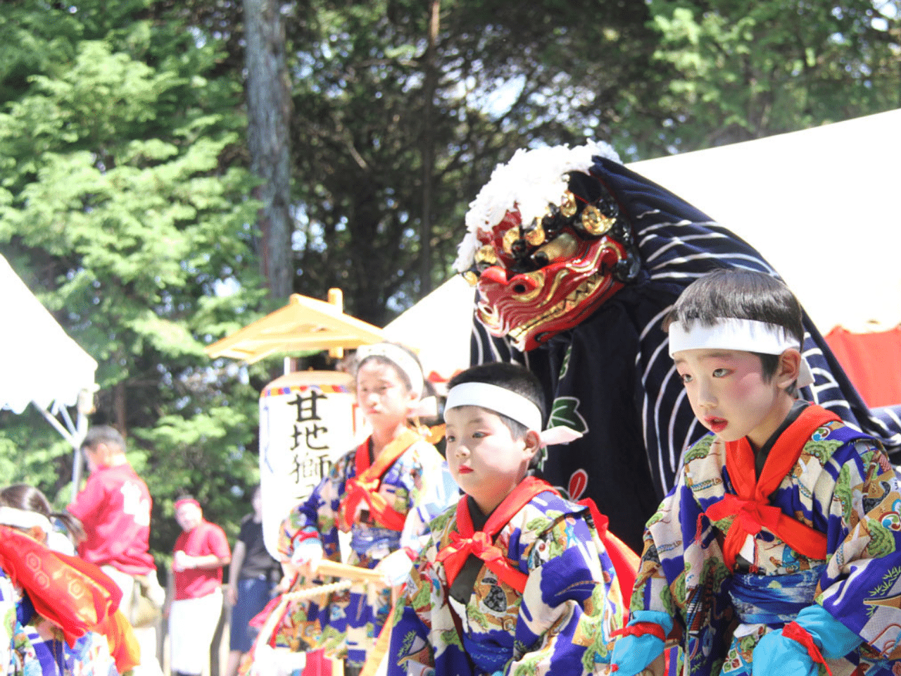 甘地獅子舞奉納の様子