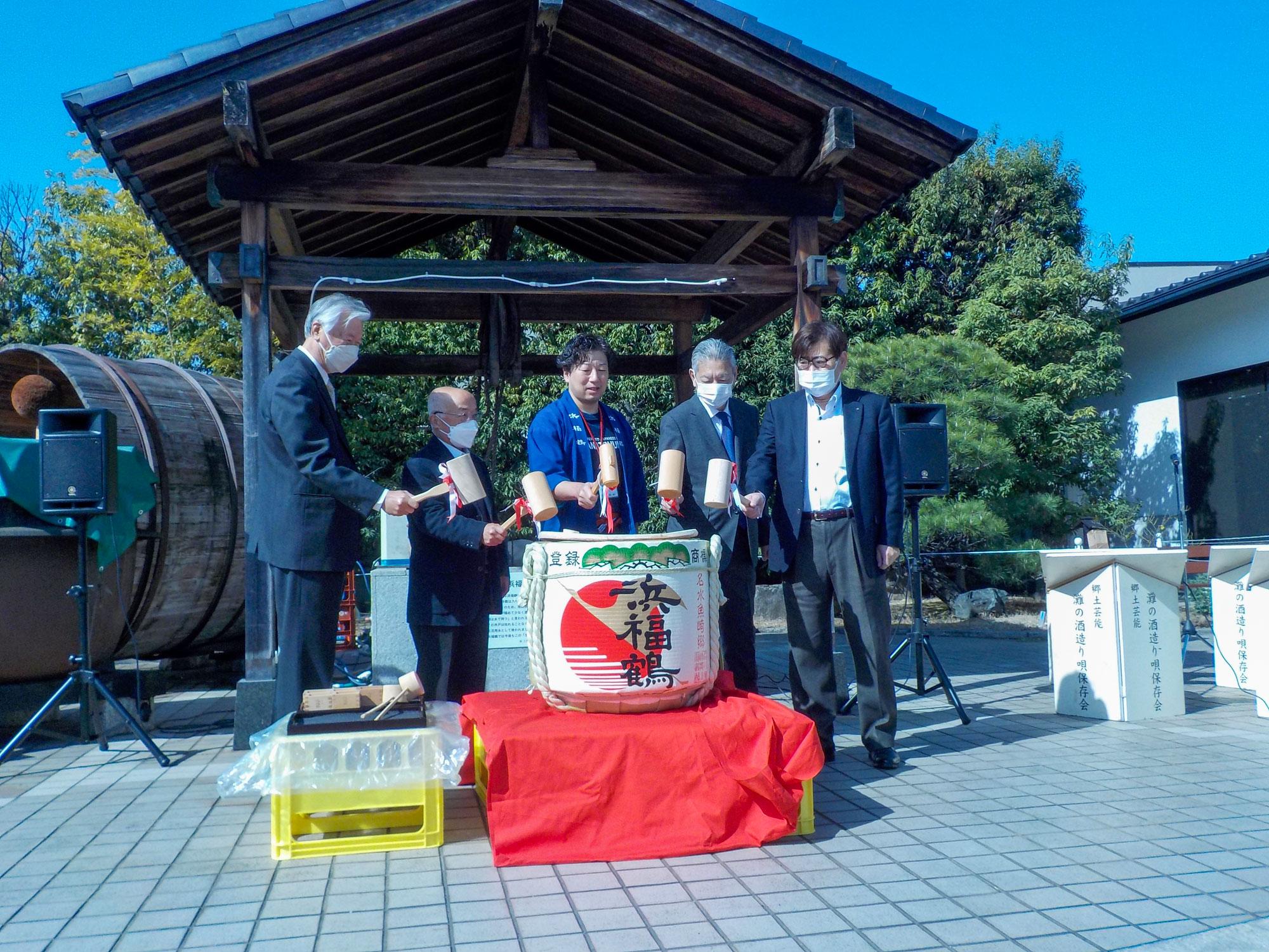 加工済_2502_魅力の播磨_灘五郷の蔵開_(株)小山本家酒造-灘浜福鶴蔵(鏡開き).jpg