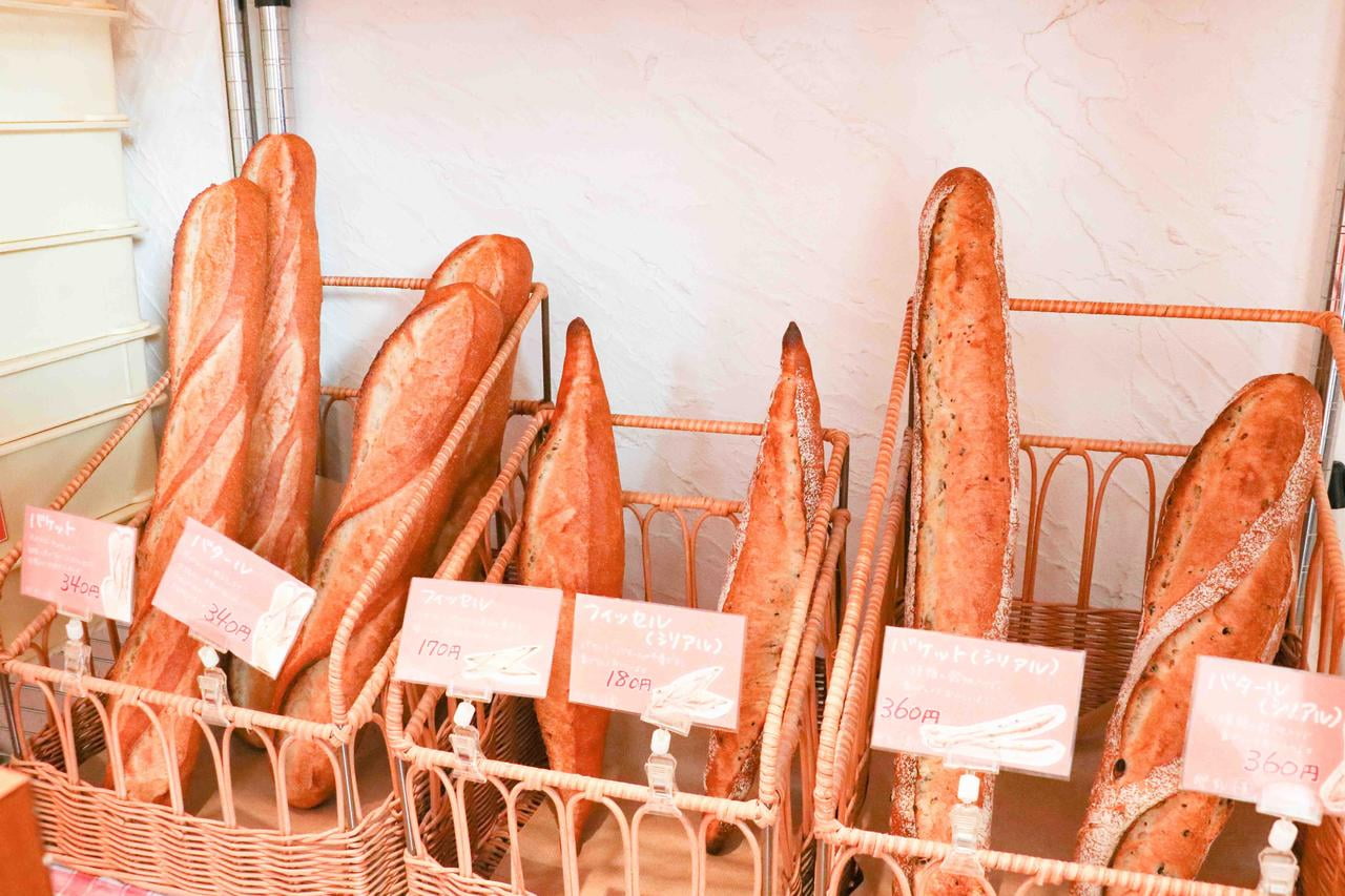 セ・ミューのフランスパンの写真.jpg
