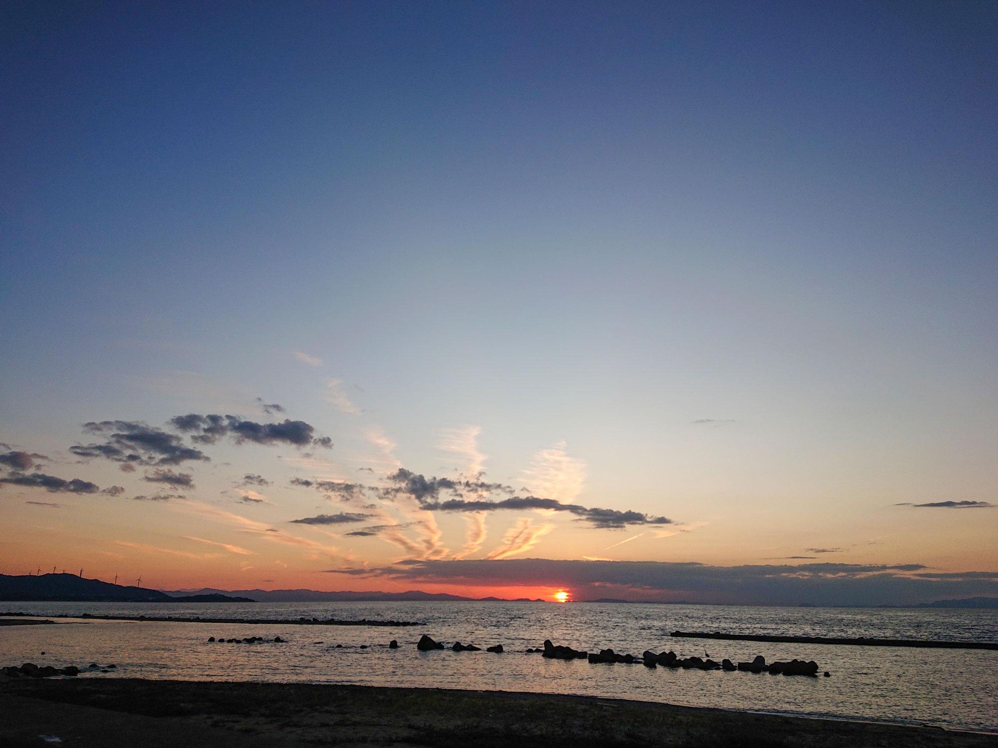 加工済_2412_絶景宿-淡路島サンセット_RVパーク_写真01.jpg