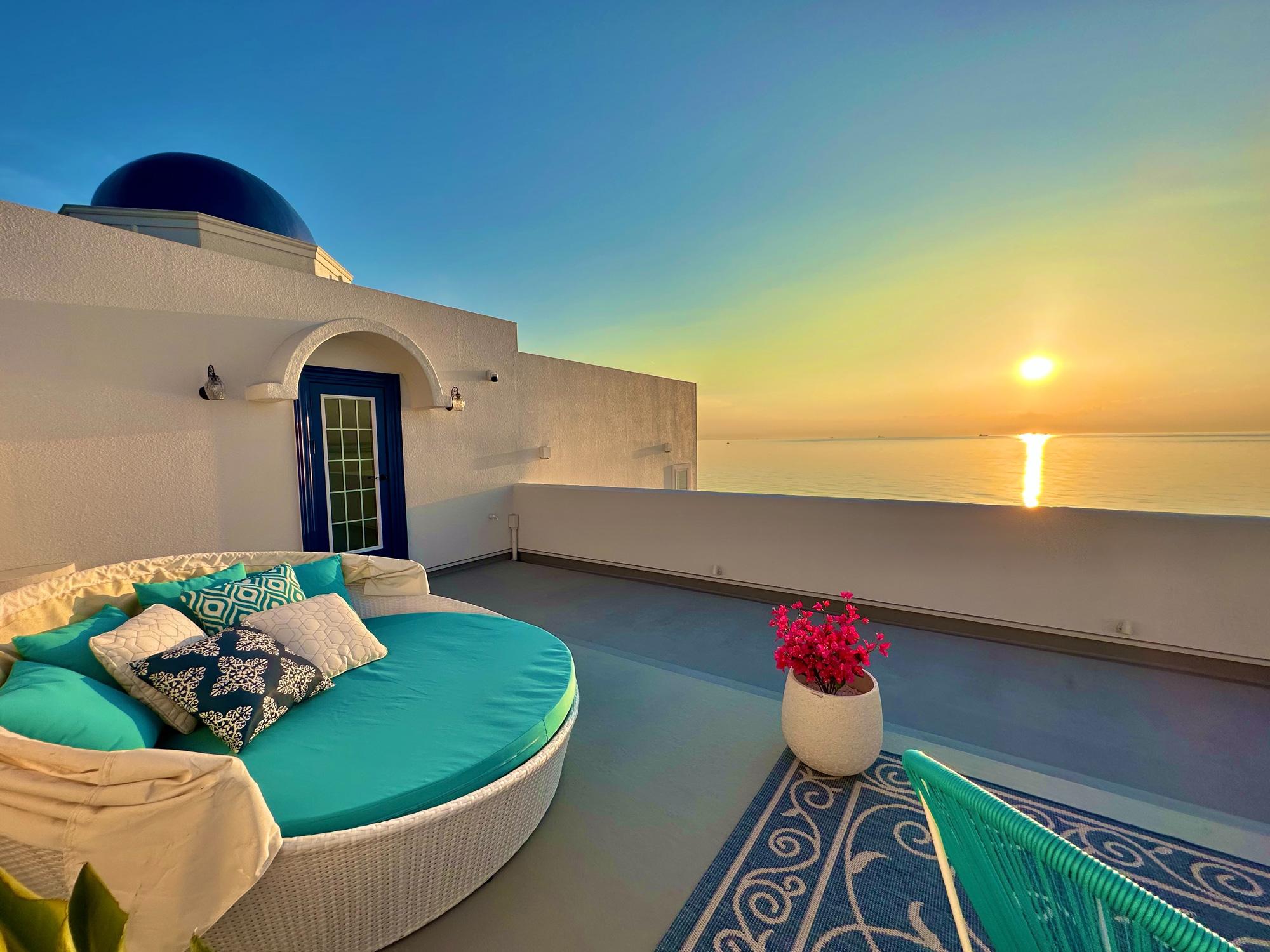 加工済_2412_絶景宿-淡路島サンセット_The-Villa--Santorini-Awaji-_写真02.jpg