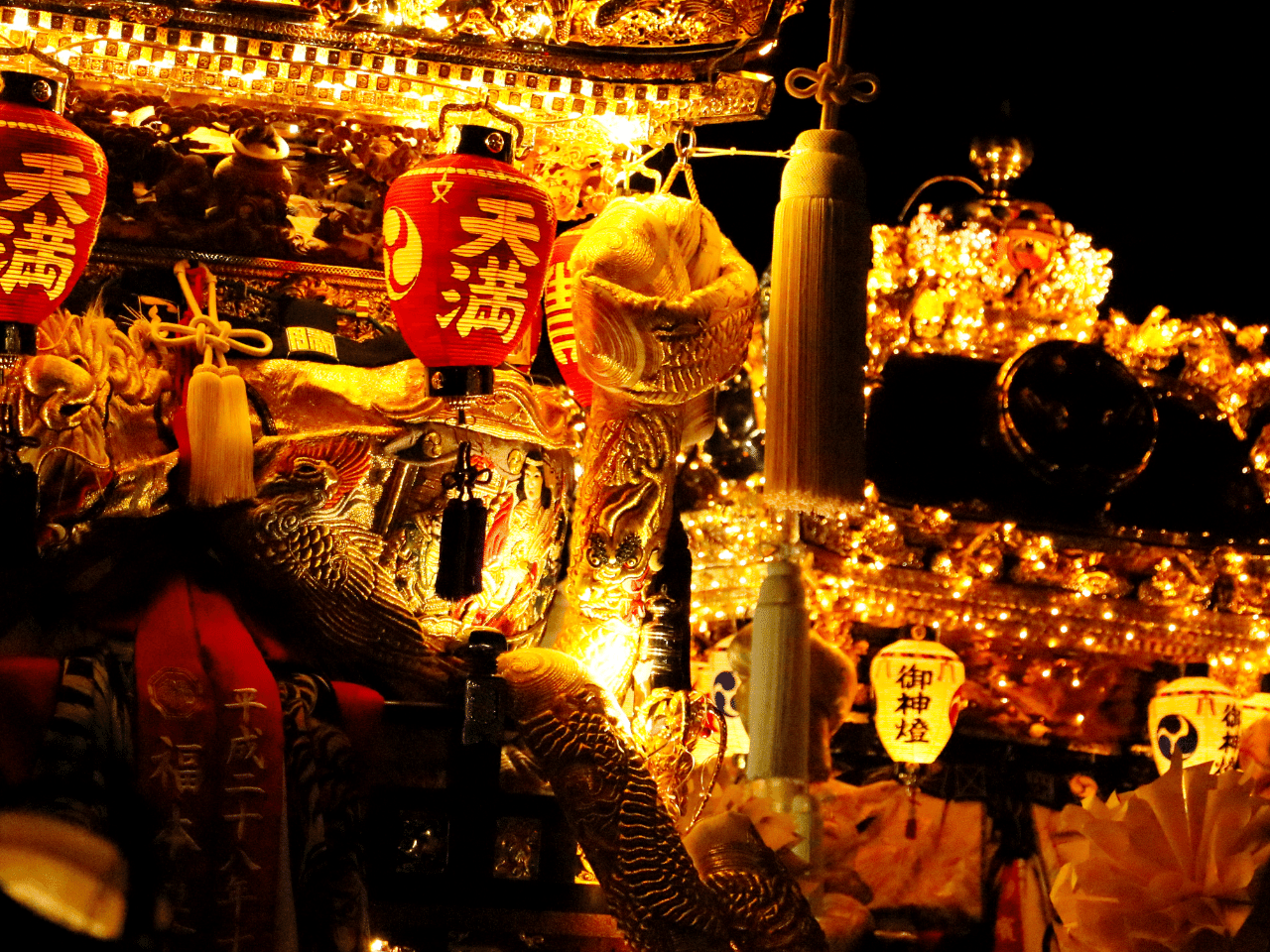 魚吹八幡神社のちょうちん祭りの写真