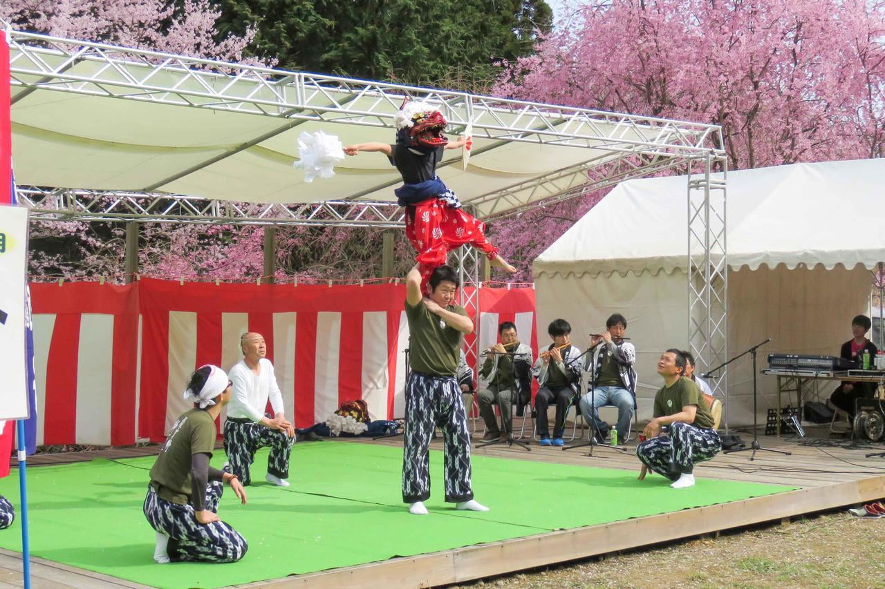 桜華園さくらまつり獅子舞の写真.jpg
