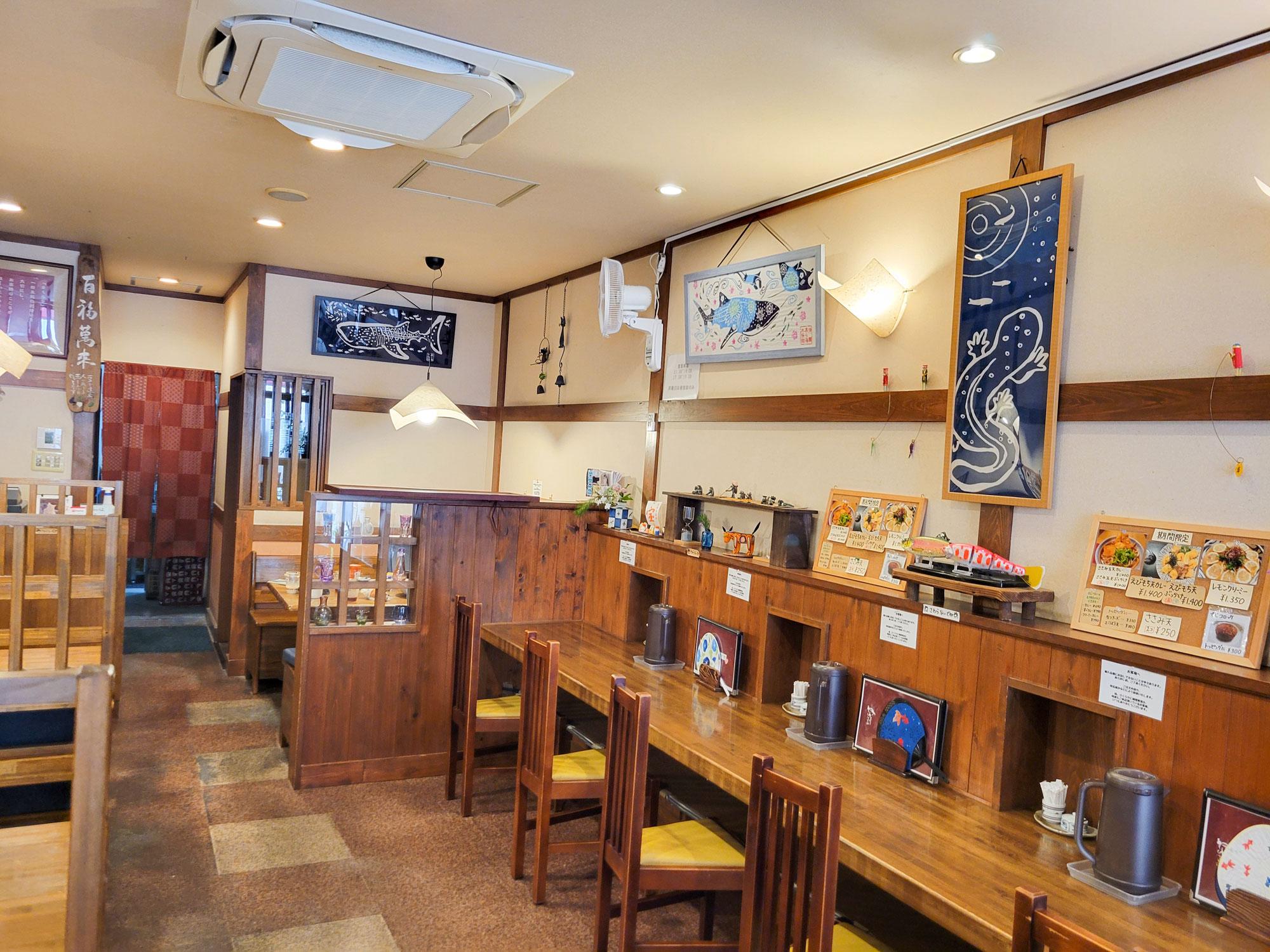 加工済_03_店内.jpg