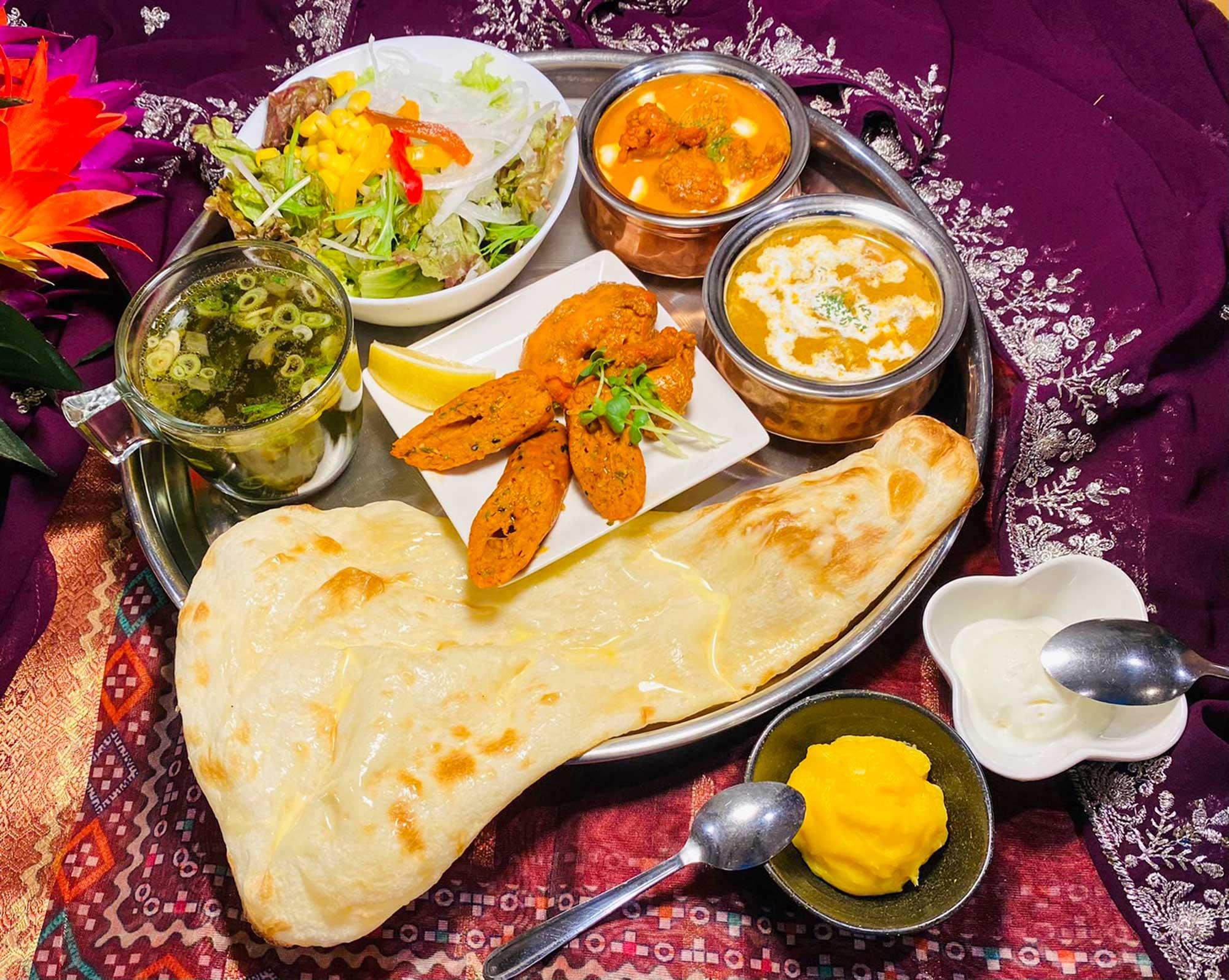 加工済_2508_旨辛カレー道(インド・ネパール・スリランカ)_ネパールの食卓HIMAL_写真01.jpg