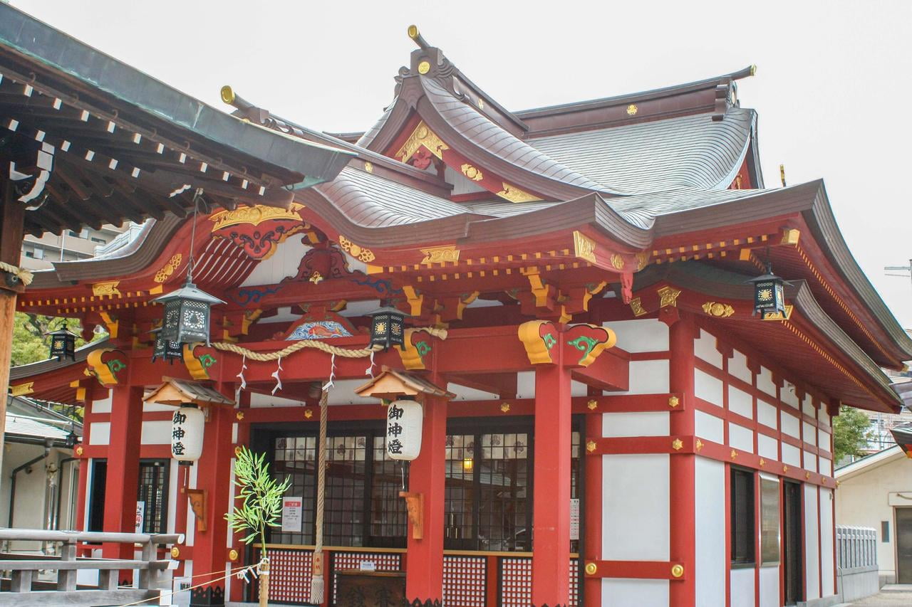 柳原蛭子神社の本堂.jpg