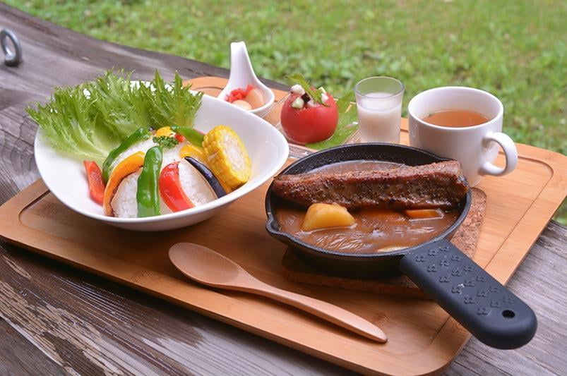 原始人会 土一七日屋台の原始人会カレーの写真