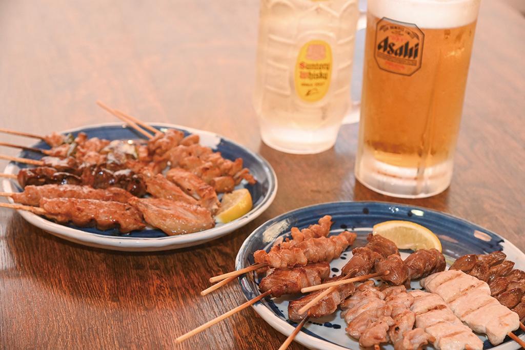 良き昭和の雰囲気の中で 焼鳥&ビールで夏を乗り切る!|とり料理 宮代本店