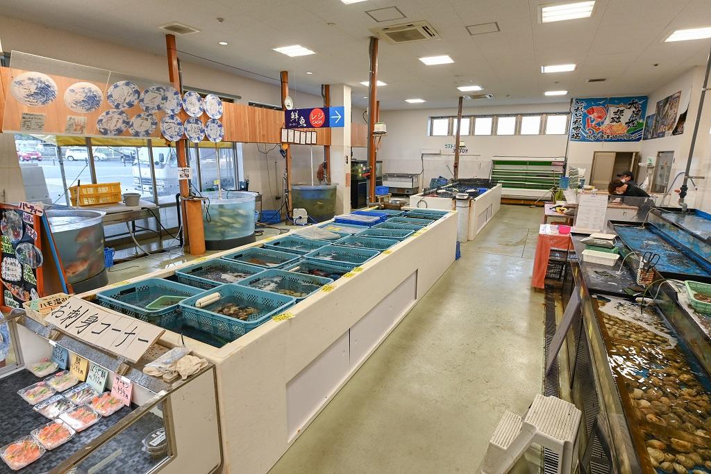 まえどれ市場の店内